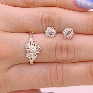 Conjunto Flor Hawaiana y Aros Flor Primavera de Plata 925